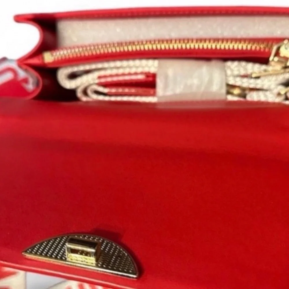 Red Leather Accordion Crossbody Bag Hollywood Logo Strap Gold‎ Hardware